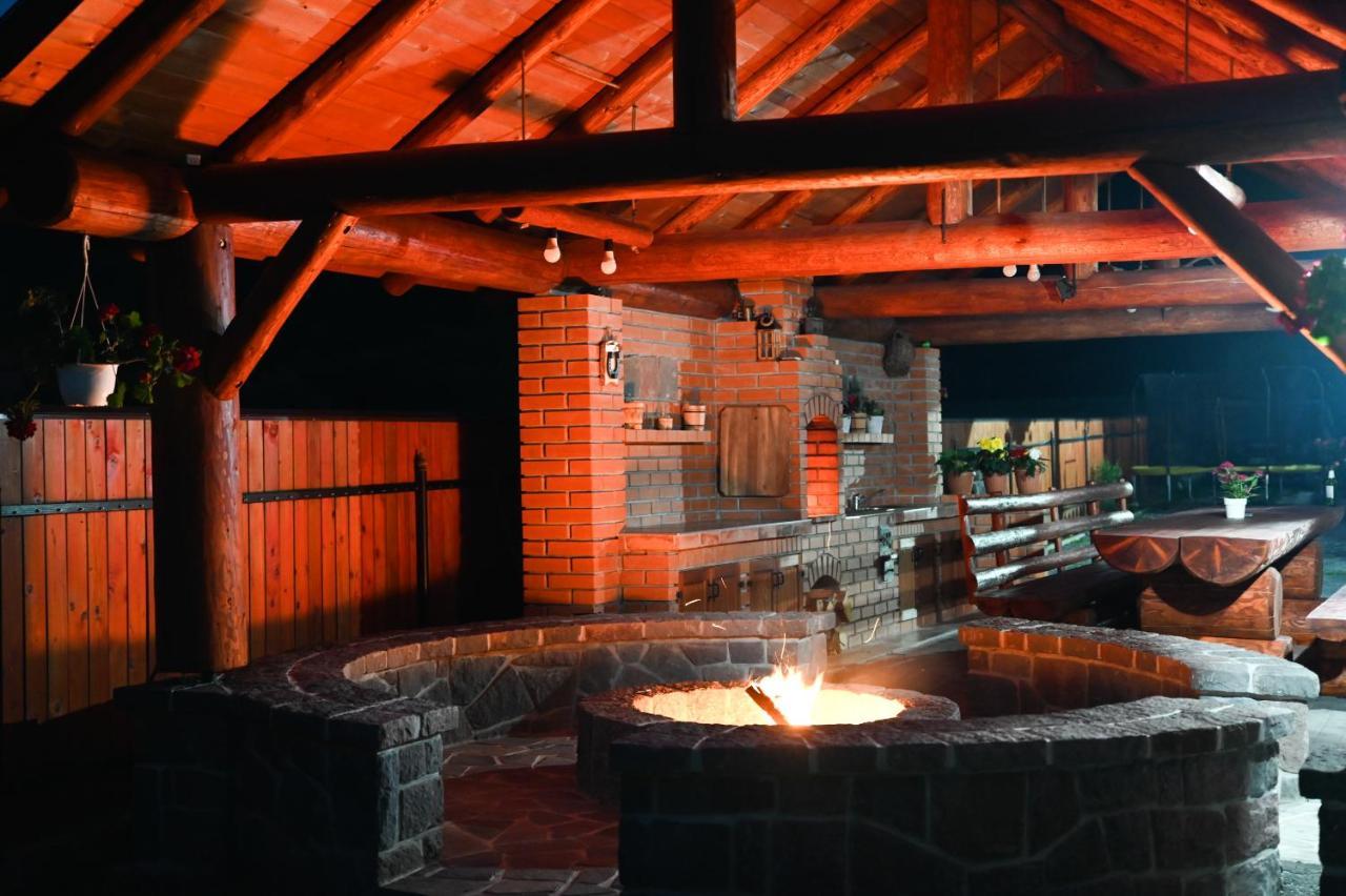 Dio Vendeghaz Hotel Praid Exterior photo